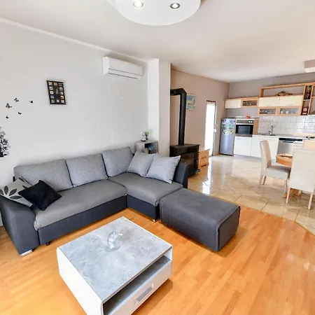 Mit Appartement Maslenica